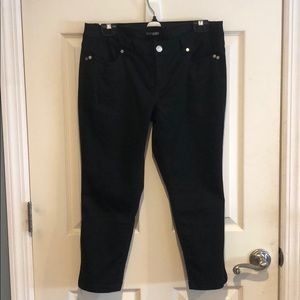 Skinny leg capri jean